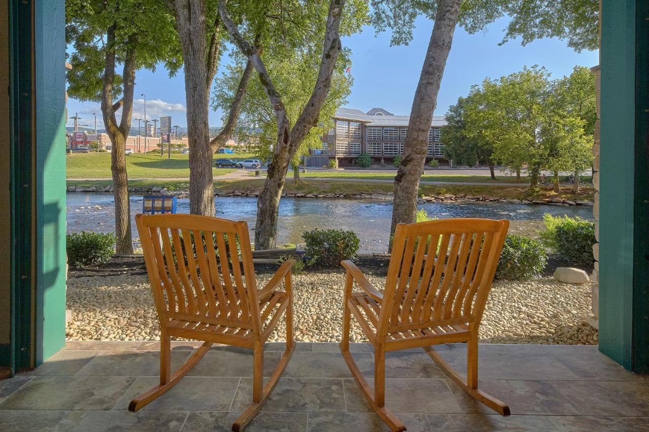 The Inn On The River Pigeon Forge Bagian luar foto