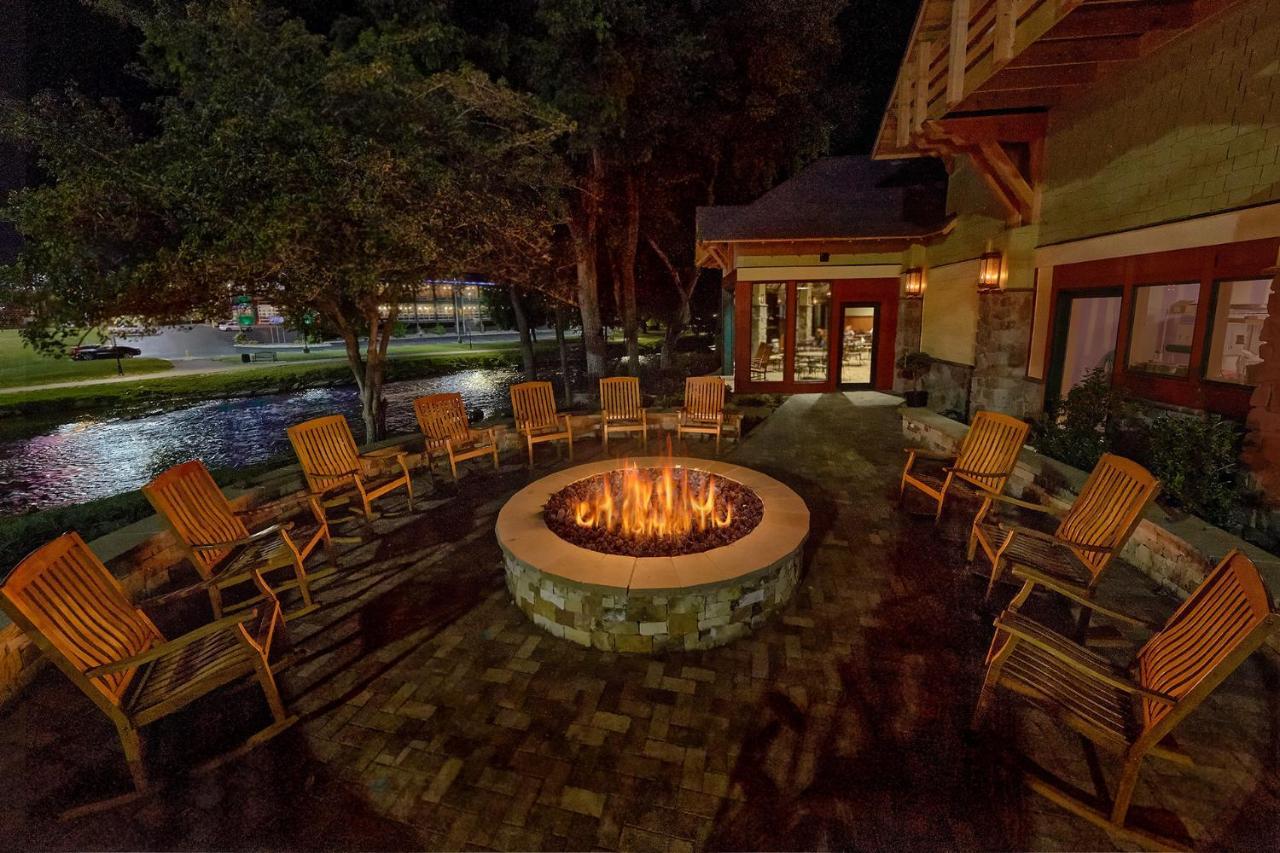 The Inn On The River Pigeon Forge Bagian luar foto