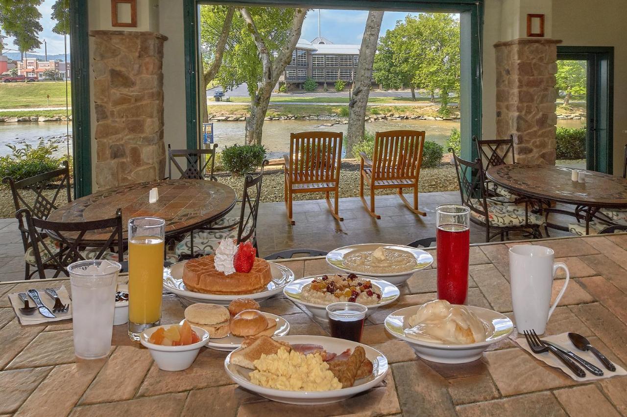The Inn On The River Pigeon Forge Bagian luar foto