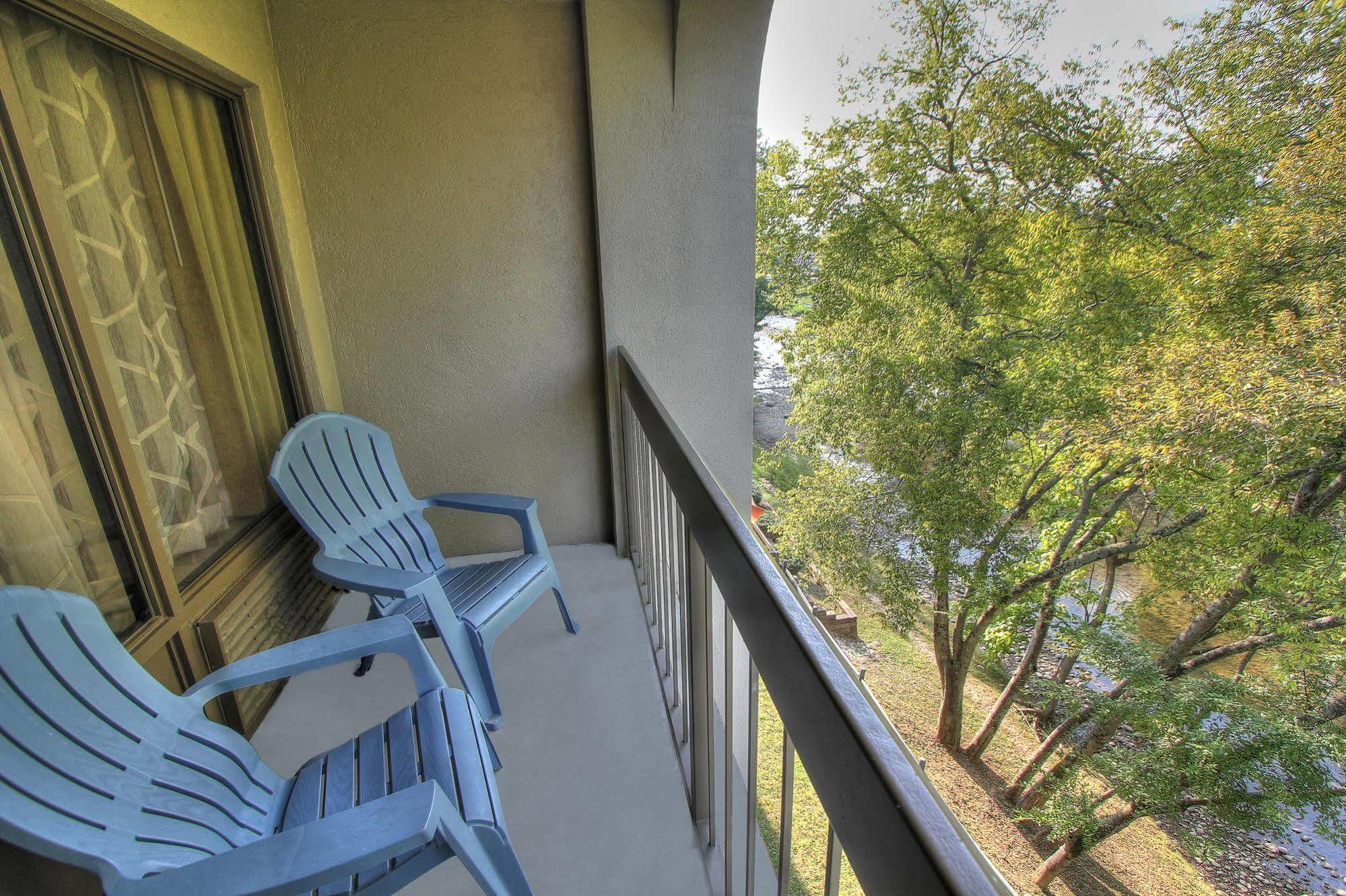 The Inn On The River Pigeon Forge Bagian luar foto